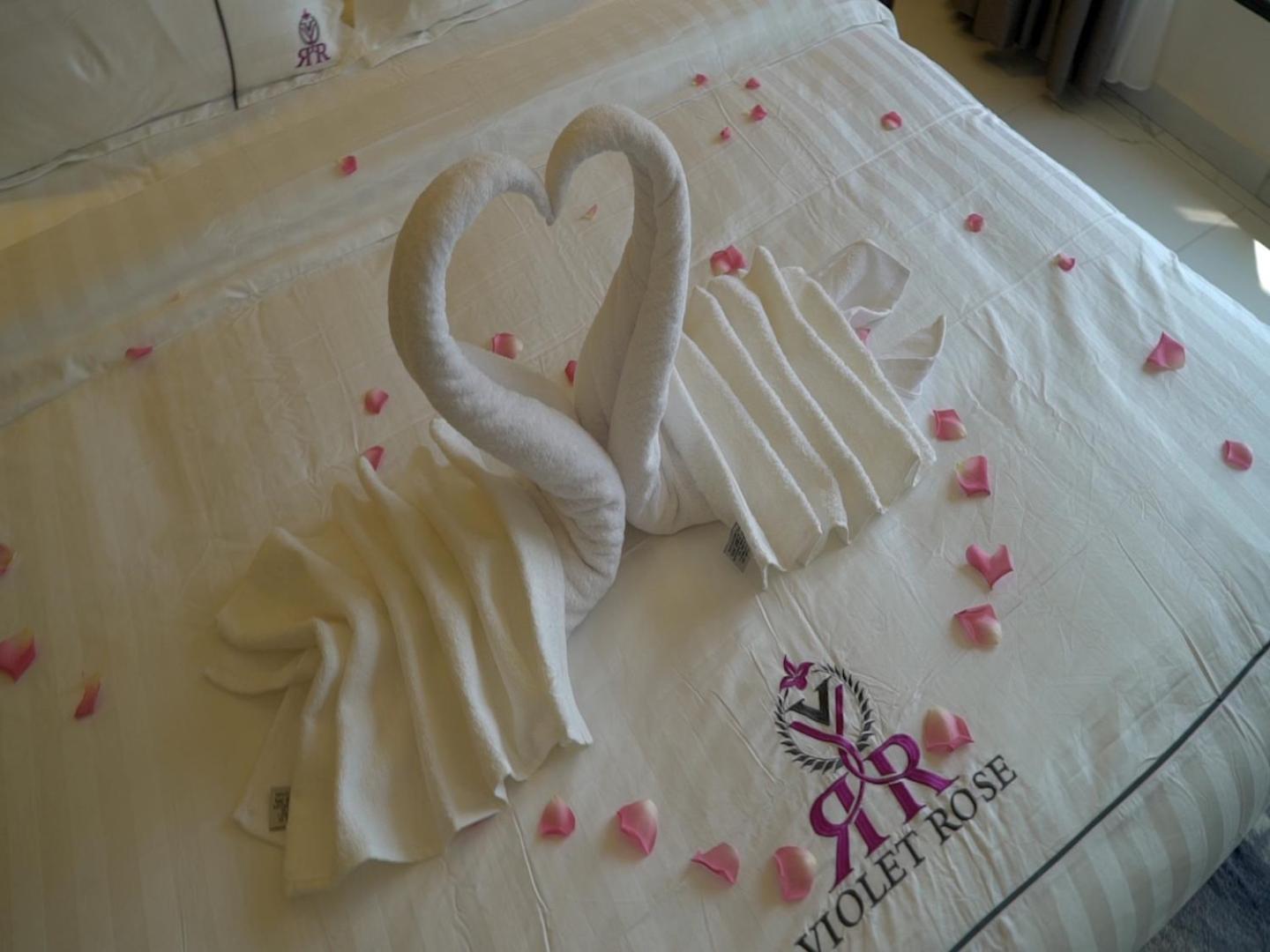 Violet Rose Aprit Hotel Джеда Екстериор снимка
