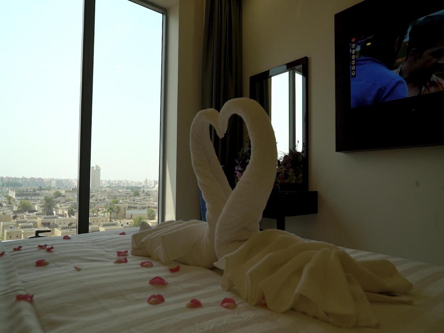 Violet Rose Aprit Hotel Джеда Екстериор снимка