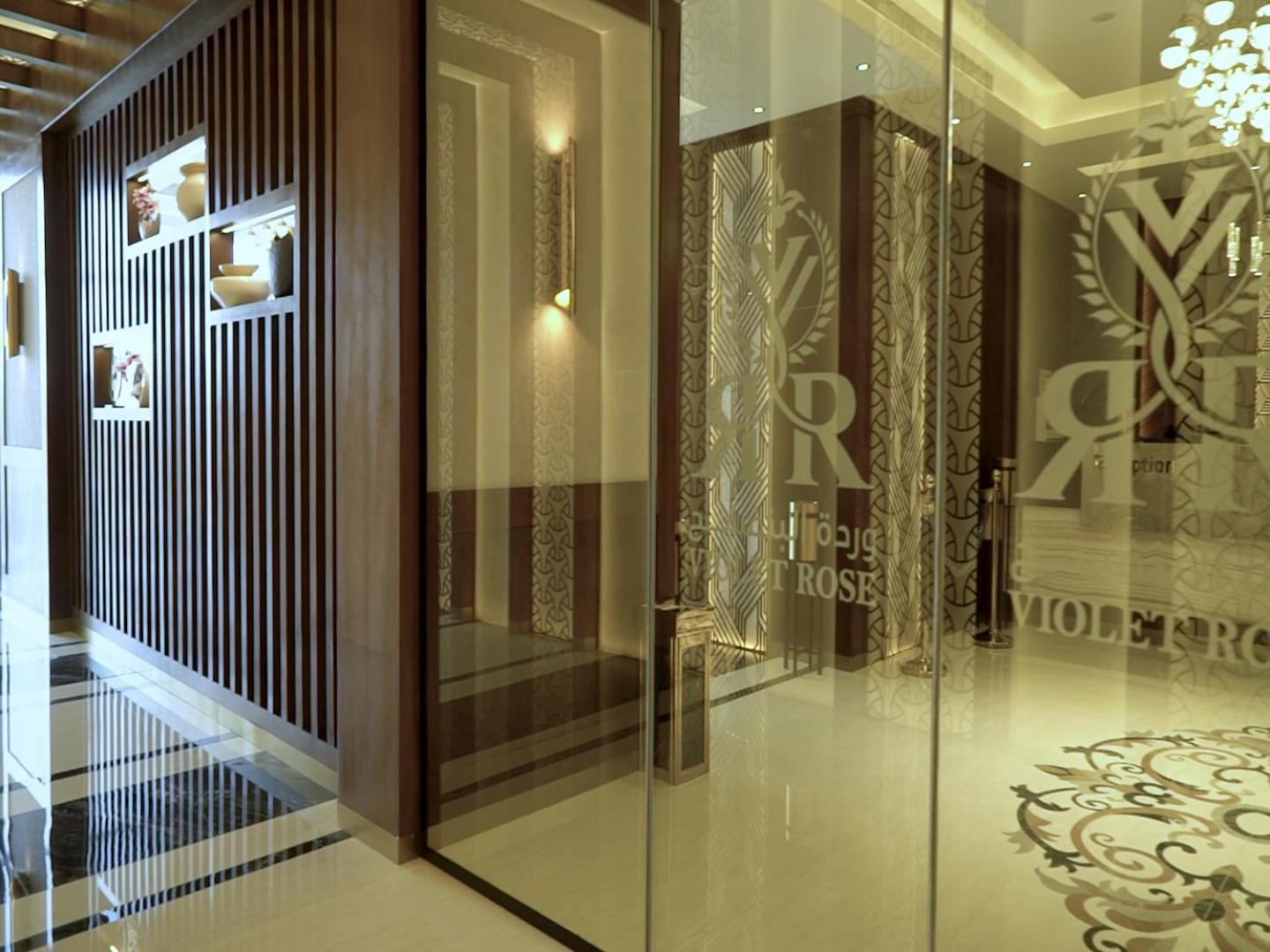 Violet Rose Aprit Hotel Джеда Екстериор снимка