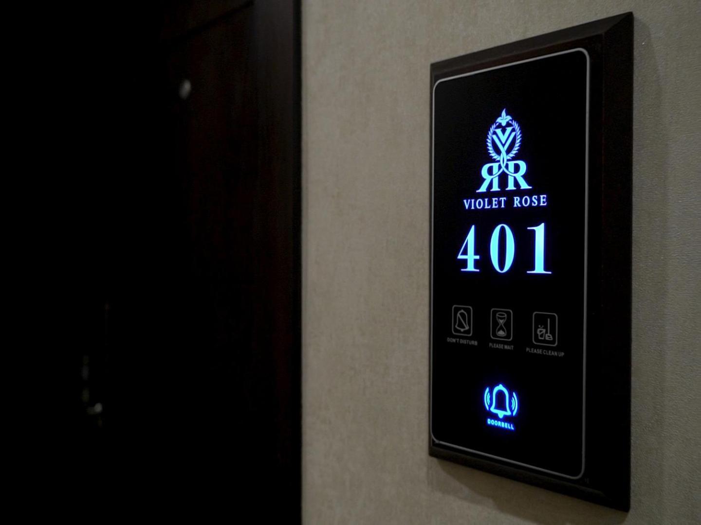 Violet Rose Aprit Hotel Джеда Екстериор снимка