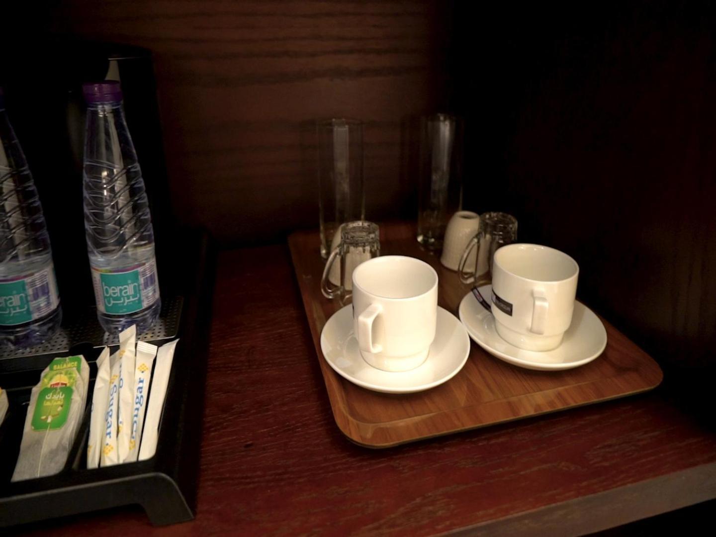 Violet Rose Aprit Hotel Джеда Екстериор снимка