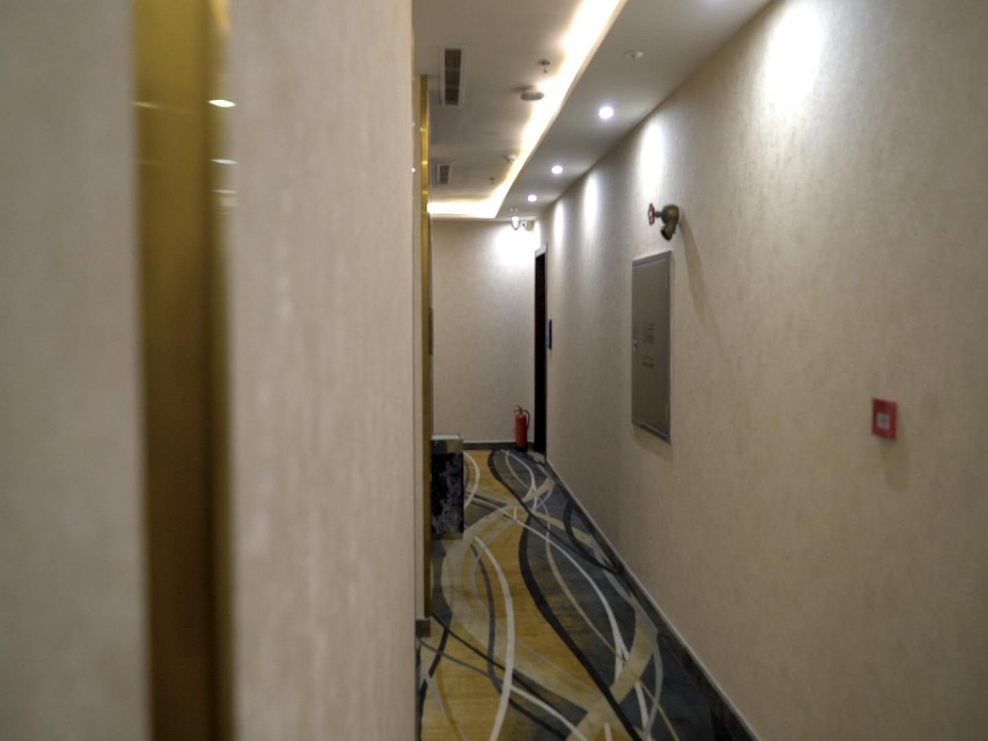 Violet Rose Aprit Hotel Джеда Екстериор снимка