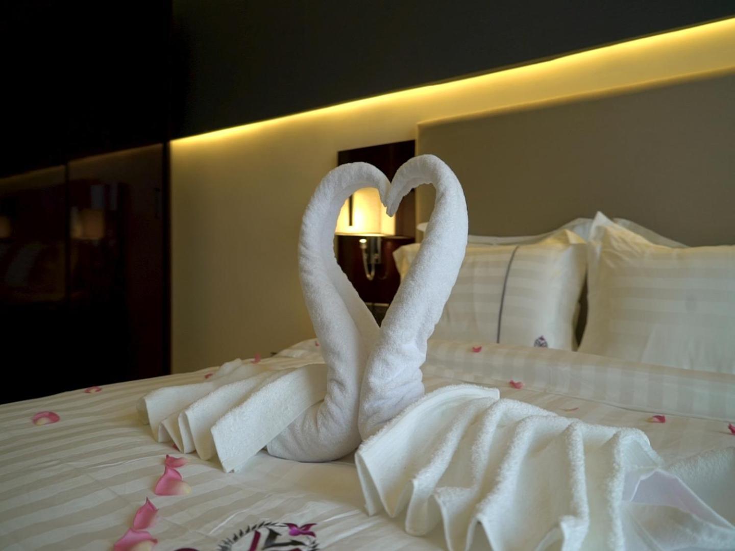 Violet Rose Aprit Hotel Джеда Екстериор снимка