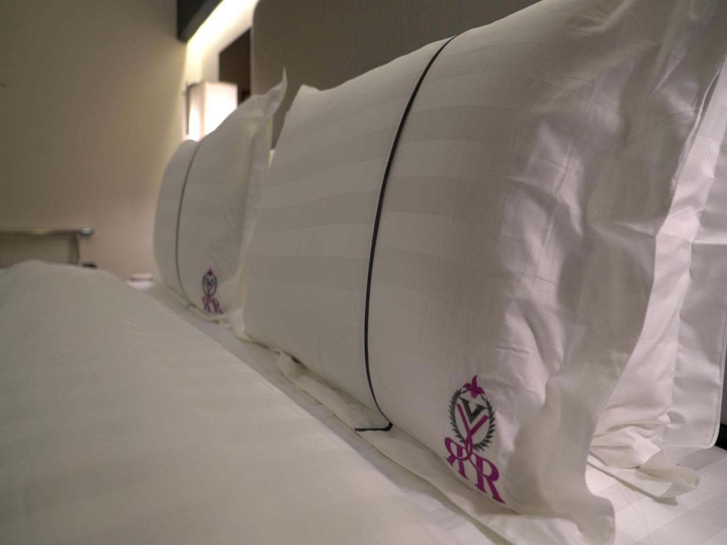 Violet Rose Aprit Hotel Джеда Екстериор снимка